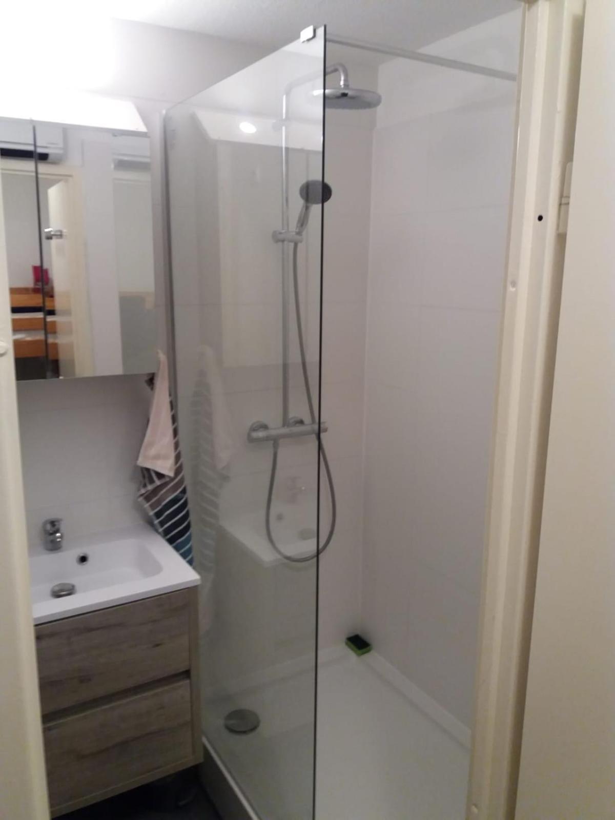 Apartment In With Swimming Pool And Direct Access Frontignan