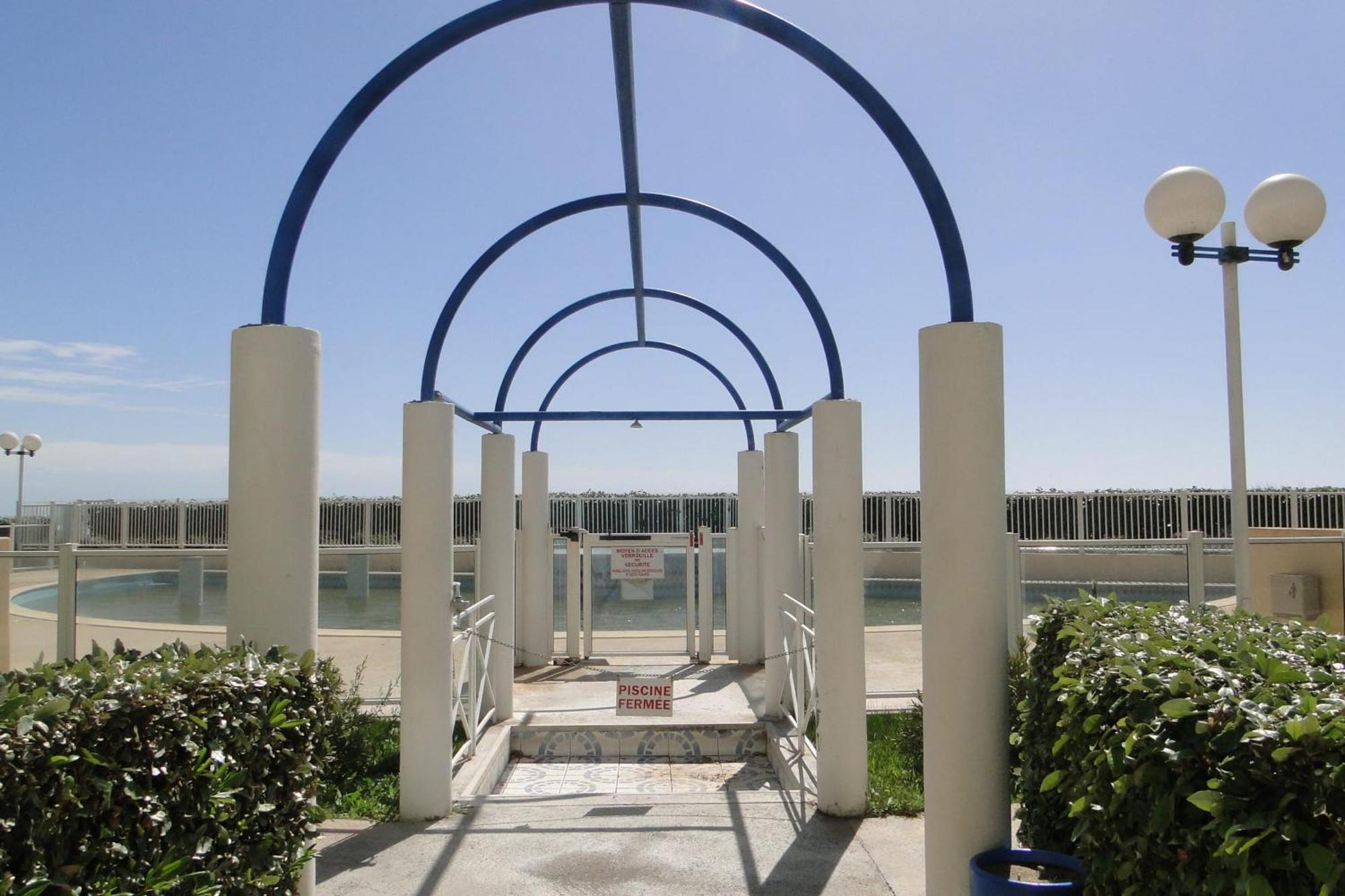 Apartment In With Swimming Pool And Direct Access Frontignan