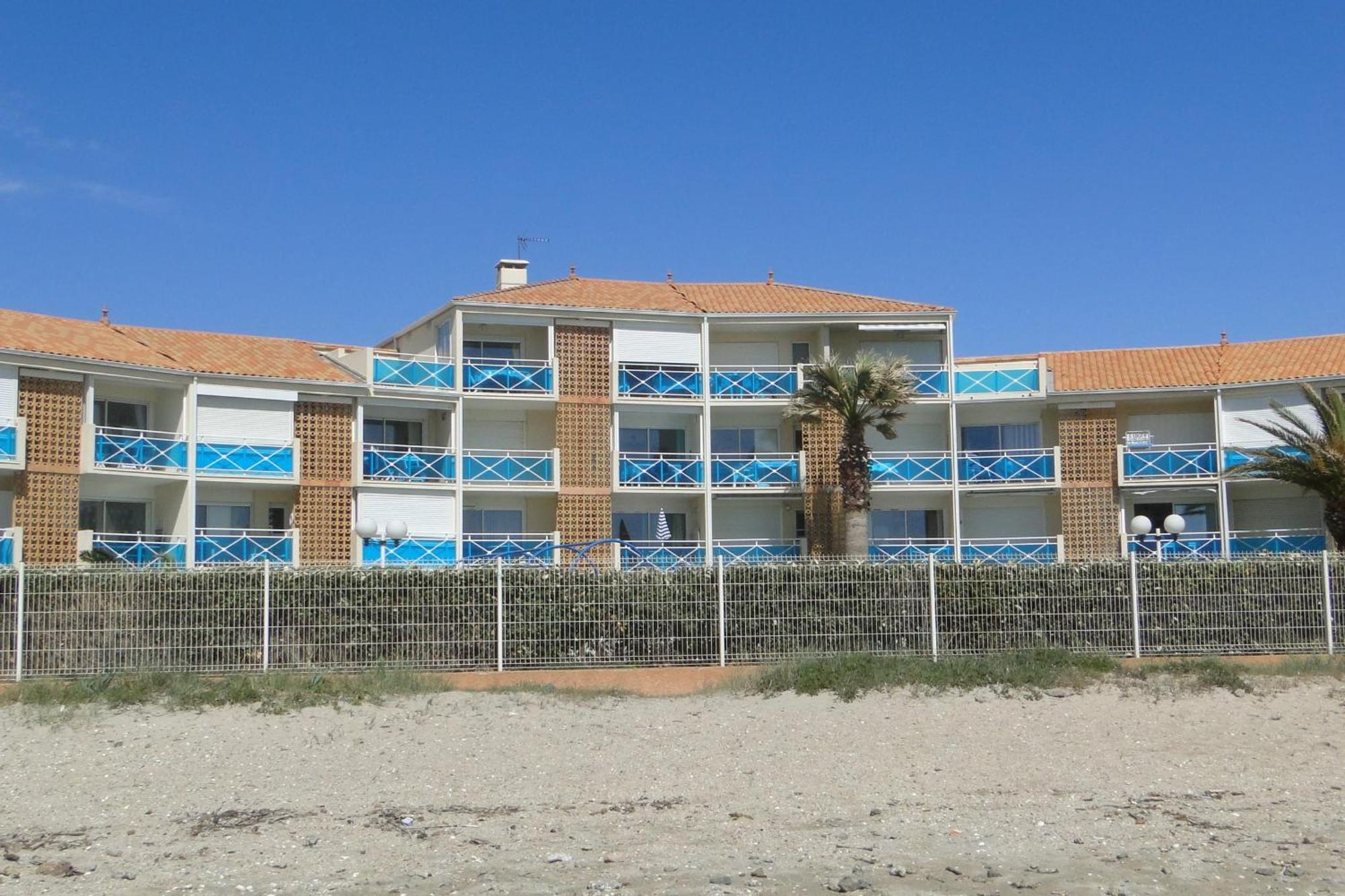 In With Swimming Pool And Direct Access *