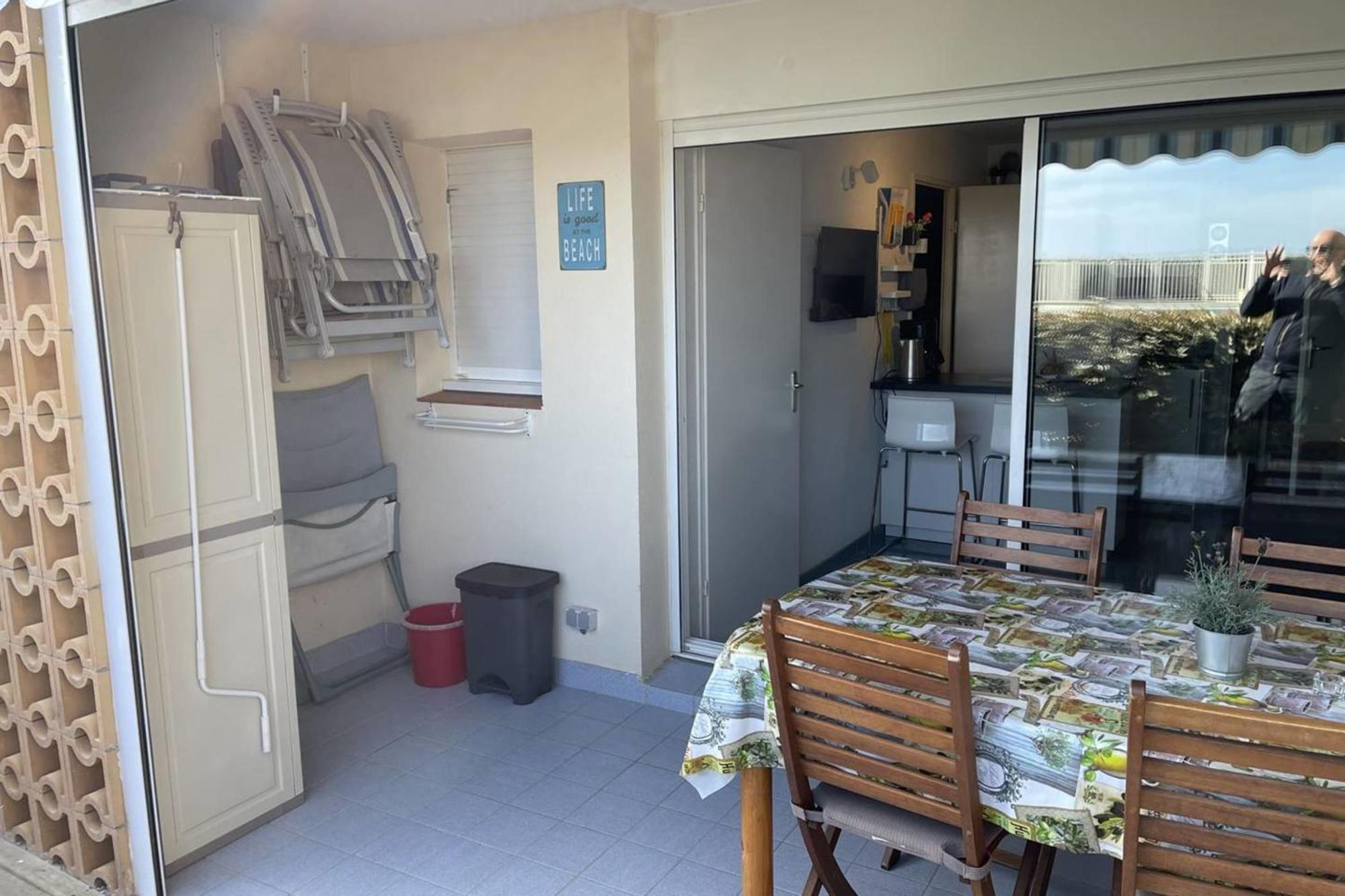In With Swimming Pool And Direct Access Frontignan