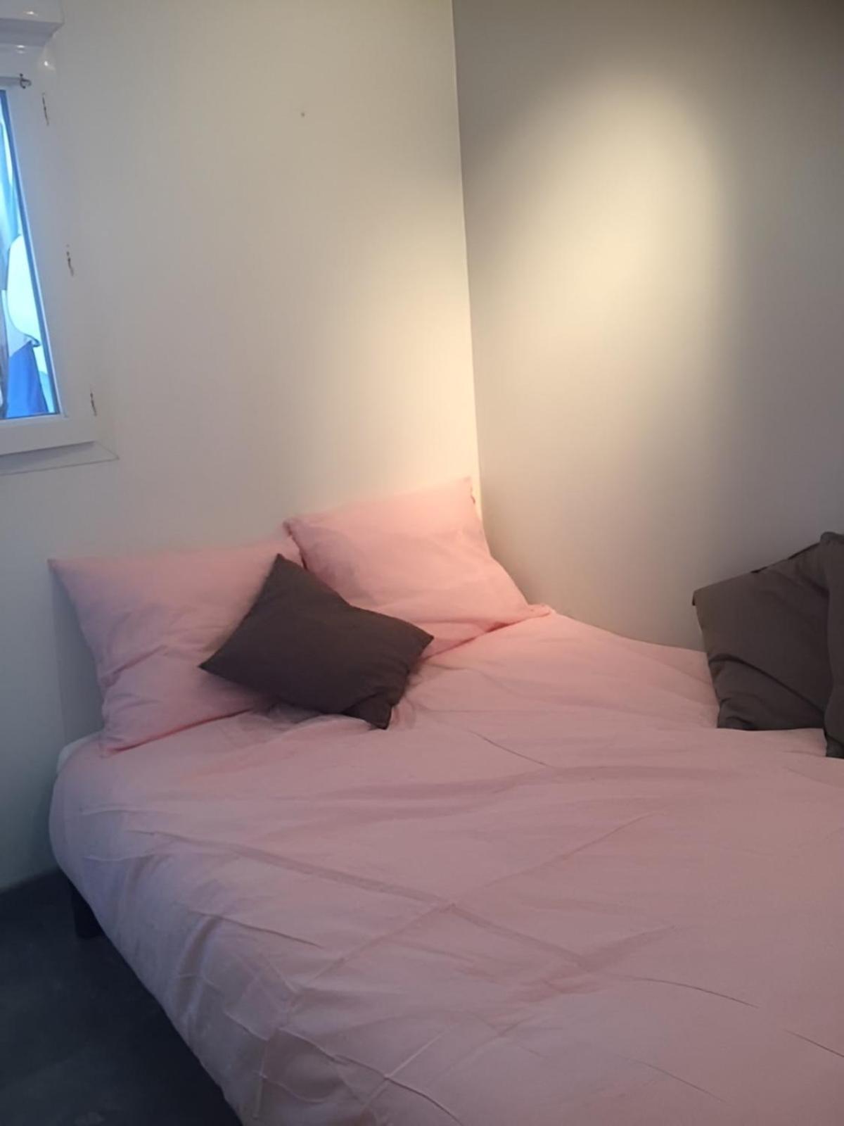In With Swimming Pool And Direct Access Frontignan