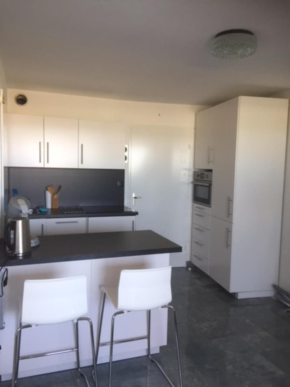 In With Swimming Pool And Direct Access *